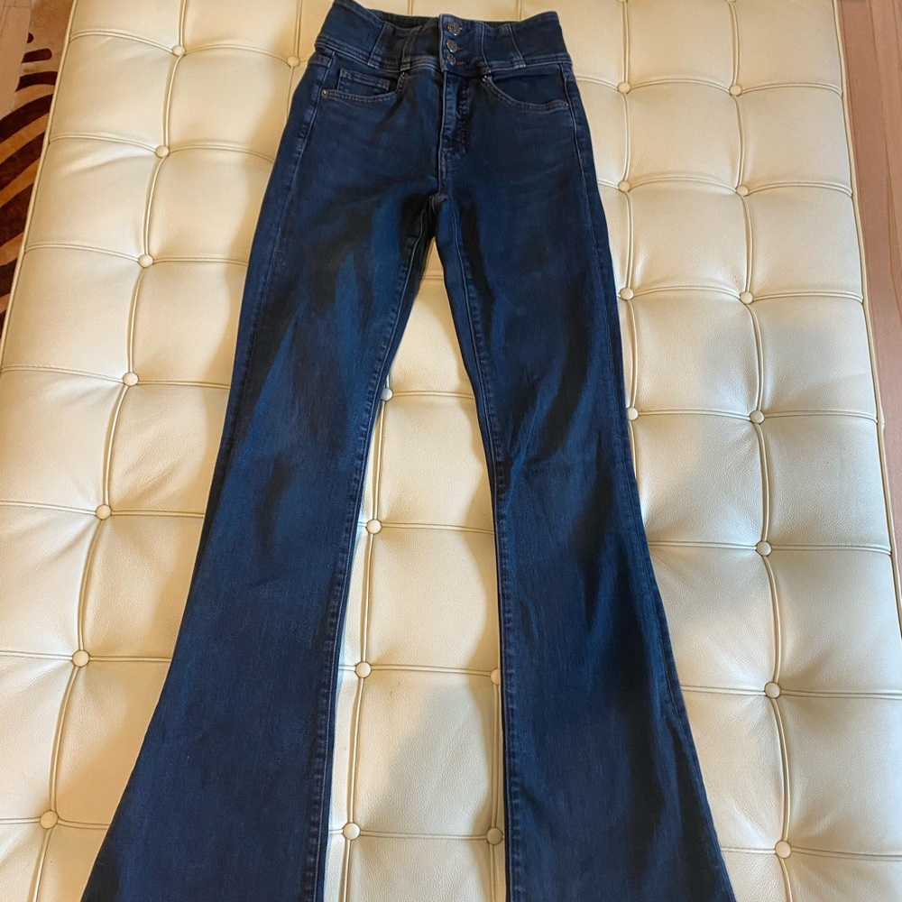 Veronica Beard Beverly Skinny Flare Jeans